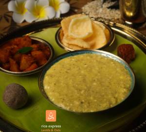 Lentils and oats bowl meal
