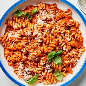 Fusilli red pasta