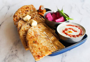 Tandoori Aloo Parantha (with Dahi And Achar)
