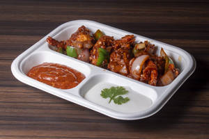 Chilly Paneer Momos [8pcs]
