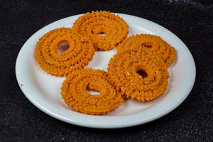 Moongdal Chakli 