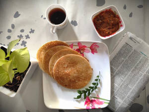 4 Set Dosa And Chicken Roast [2 Pieces]
