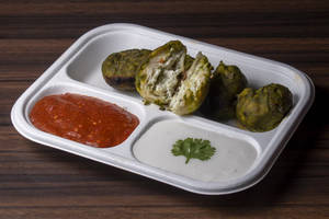 Akkha Paneer Haryali Momo[8pcs]