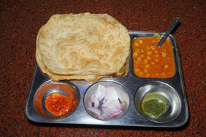 Chole Bhature [2 Bhature]