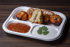 Mozzerrella Cheese Schezwan Momos[8pc]