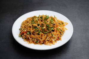 Veg Singapore Noodles ( With Mushroom)
