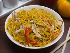 Chicken Singapore Chilly Noodles