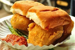 Special Vada Pav