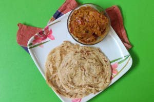Malabar Parotta And Chicken Roast [2 Pieces]