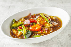 Chicken In Hot Black Bean Sauce (10pcs)