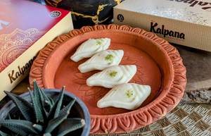 White Sankha Sandesh (4 Pcs)