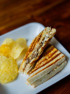 Cheesy Mushroom Sandwich