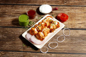 Paneer Tandoori Gravy Momos  ( 10 Pcs )
