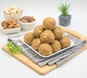 Methi Laddu [JAGGERY]