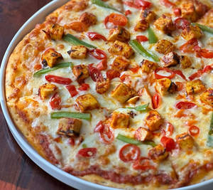 Chilli Paneer Pizza