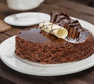Dealthy By Chocolate Cool Cake 1/2 kg (Contains Egg)