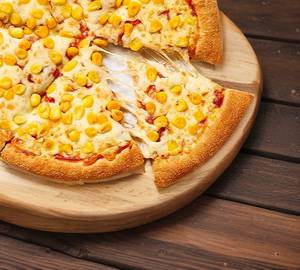 Golden corn pizza
