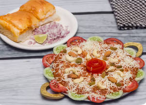 Jain Butter Pav Bhaji Wth Toppings