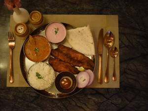Bombil Thali With Bhakri