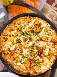 Teekha Paneer Pizza