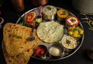 Paratha Sabzi Thali