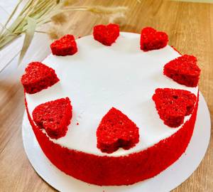 Red velvet romance cake
