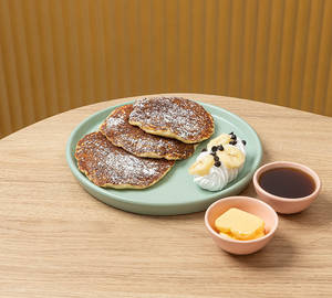 Buttermilk Pancakes With Maple Syrup