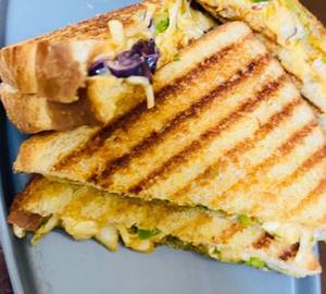 Fried chicken masala sandwich
