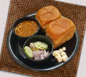Pav Bhaji With Buttered Pav