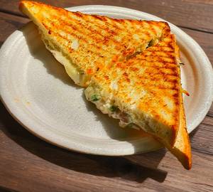 Crispy Cheesy Aloo Masala Sandwich