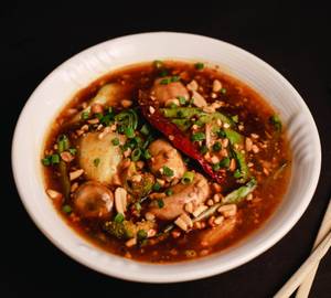 Diced Chicken Schezwan Style (Gravy)