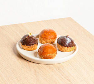 Assorted Choux Box (box Of 4)