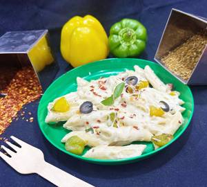 Veggies alfredo white sauce pasta
