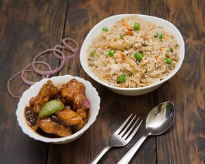 Veg Fried Rice With Chilli Chicken