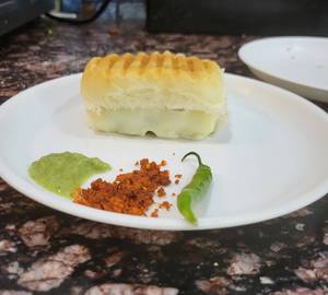Cheese Grilled Vada Pav