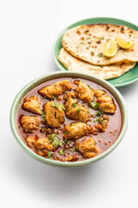 Amritsari Gravy Chaap + 4 Butter Tawa Roti