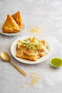 Dahi Samosa Chaat [1 Pc]