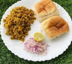 Double Egg Bhurji Pav