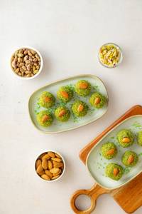 Pista Badam Laddoo