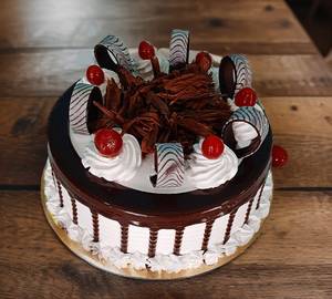 Blacke Forest Supreme Cake