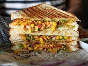 Cheesy Masala Mixed Corn Sandwich