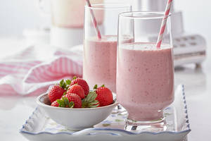 Strawberry lassi