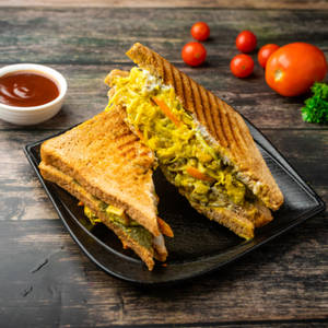 Lemony Chicken And Pickled Veggie, Cheese Overloaded Sandwich -Non-Veg