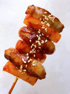 Tteok-kkochi With Chicken Sausage