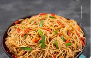 Egg Hakka Noodles