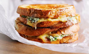 Cheesy Green Chilli Sandwich