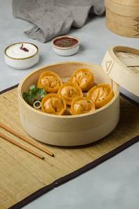 Paneer Tikka Momo with Momo Chutney