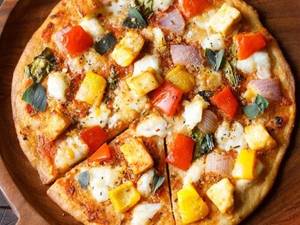 Spicy Paneer Pizza