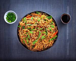 Veg Hakka Noodles