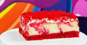 Red velvet cheesecake (500 Gms ) square 